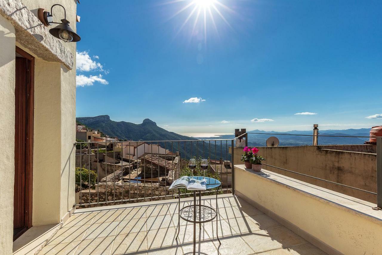 Domu Ala - Bynos Homes Baunei Exteriér fotografie